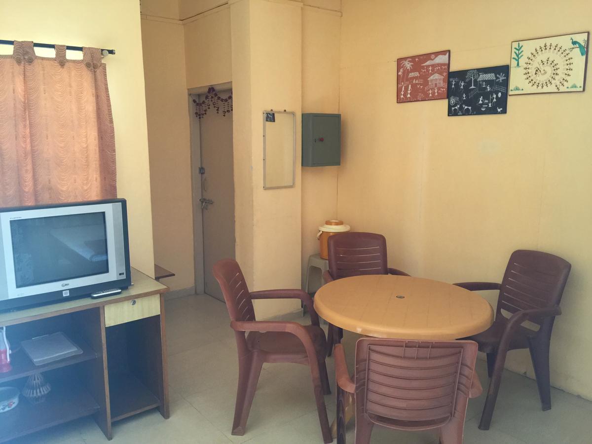 Mtdc Approved Mohiniraj Guest House Нашик Екстериор снимка