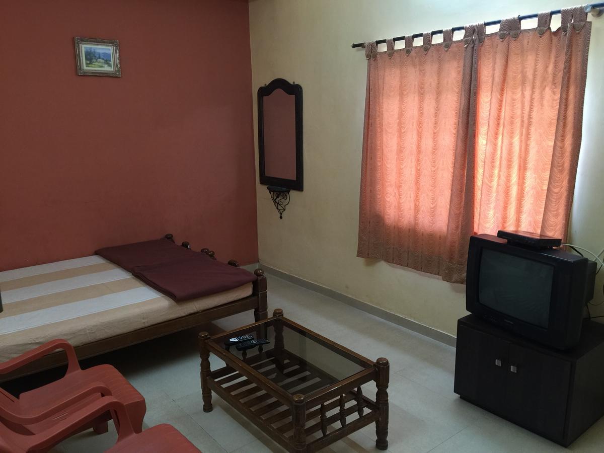Mtdc Approved Mohiniraj Guest House Нашик Екстериор снимка